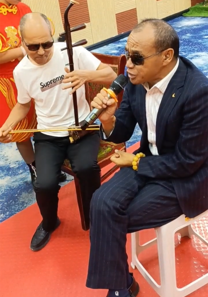 一路走好知名网红二后生不幸去世曾被挖双眼晚年患尿毒症