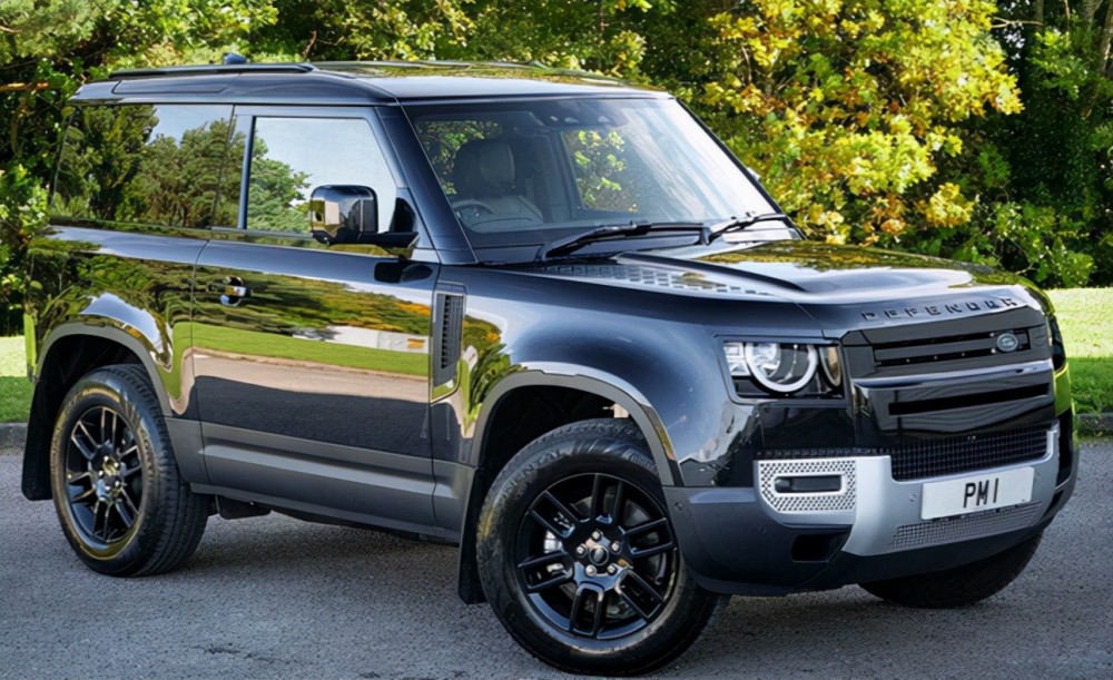 的吉普牧马人还是国产的长城汽车坦克300以及最新款式的铃木吉姆尼