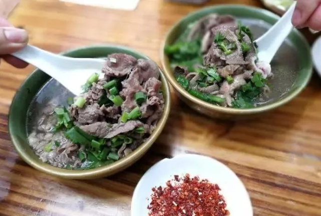 美食乐山苏稽跷脚牛肉