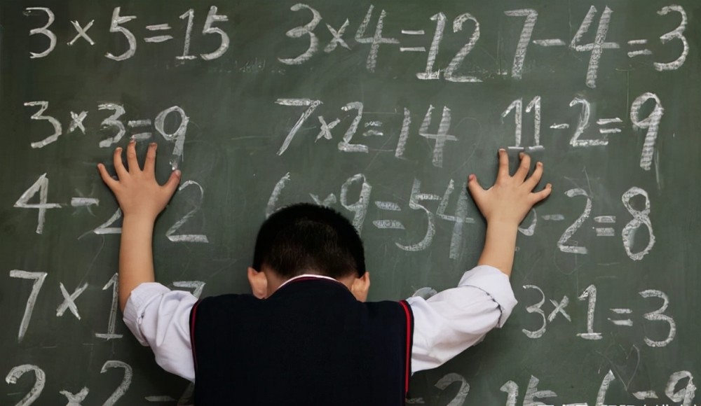 提高数学靠刷题?看似有用,实则正摧毁孩子的数学思维