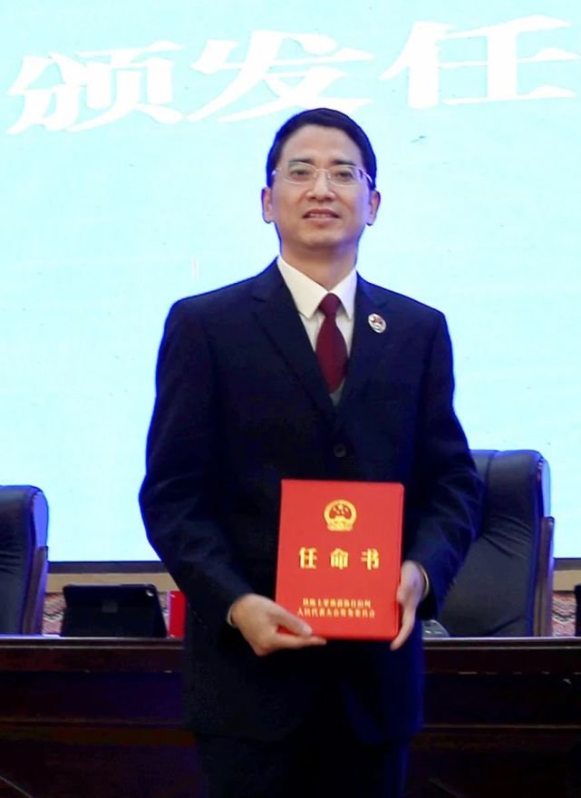 王宏任恩施州人民检察院代理检察长