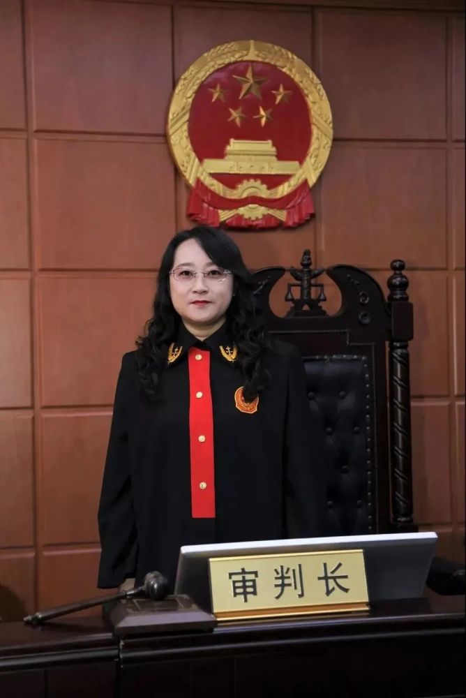 教育整顿进行时英模风采李蕊品格高洁守住良心