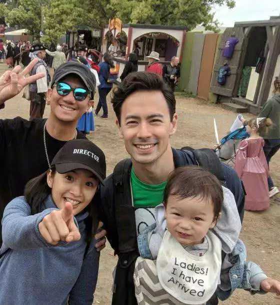 林依晨生日晒宝宝萌照小脚丫比1根手指略宽整只手没3根手指大