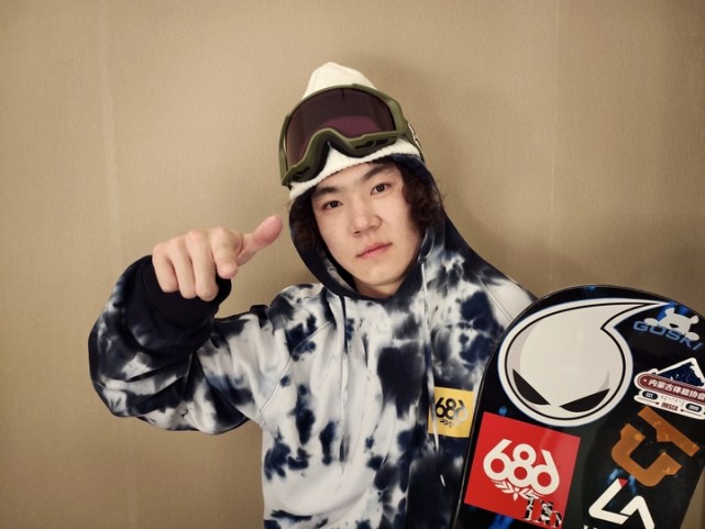 冬奥会的参赛资格……张嘉豪踏出的每一步似乎都显得有些"与众不同"