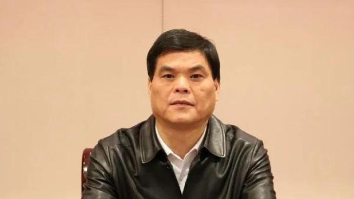 娄底市原副市长王成良被双开违规办特殊车牌号和景区通行证