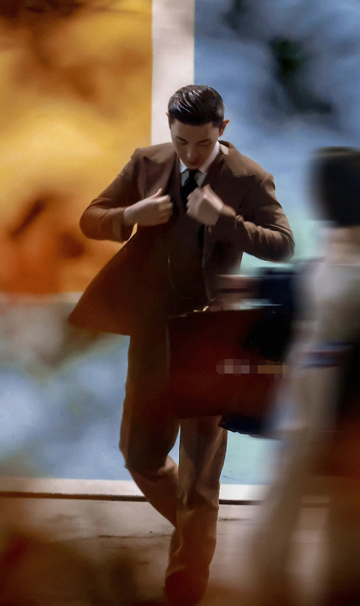 邓伦倪妮夜旅人地铁同框路透cp感太强了分分钟入坑