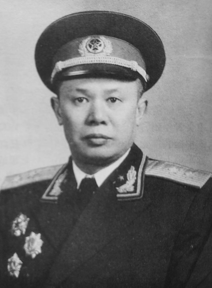 开国中将长津湖重创美王牌陆战师后来成为我军两大兵种司令员