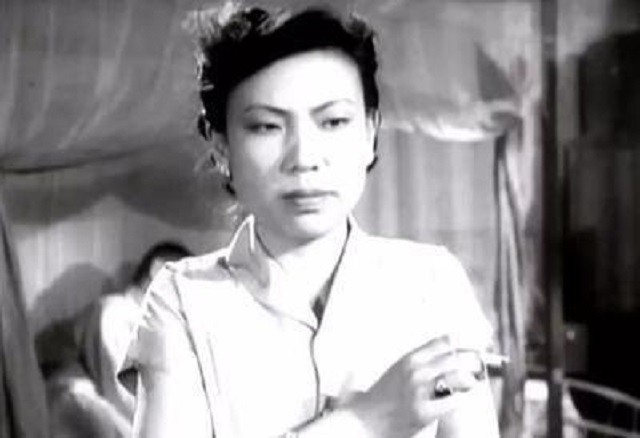 胡敏英:《英雄虎胆》里精明的女匪,少校军衔,晚年为何喝农药?