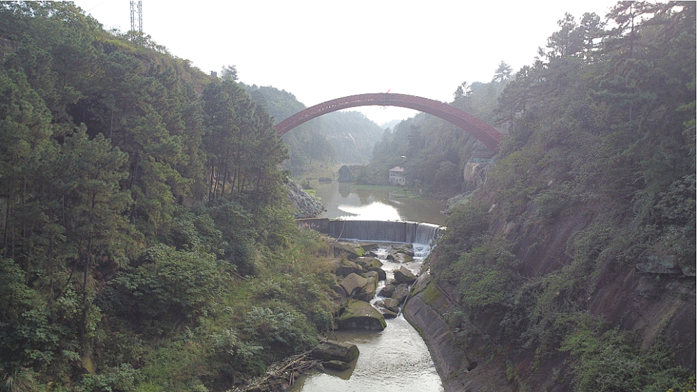 重磅资中九龙峡大桥拱架顺利合龙预计明年全线通车