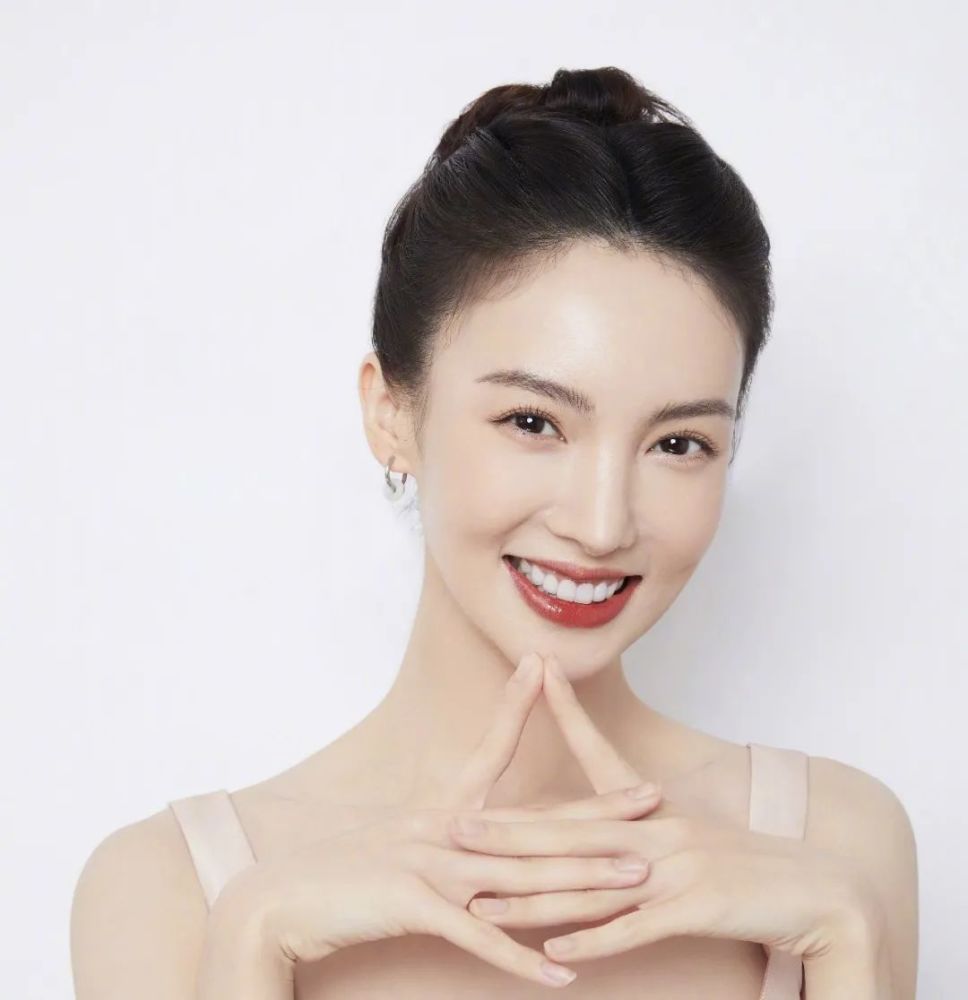 秋冬也要水嘟嘟,金晨笑容满分的秘密被我发现了_腾讯新闻