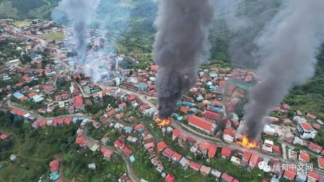 昨天2021年10月30日,缅甸丹朗镇持续爆发冲突.