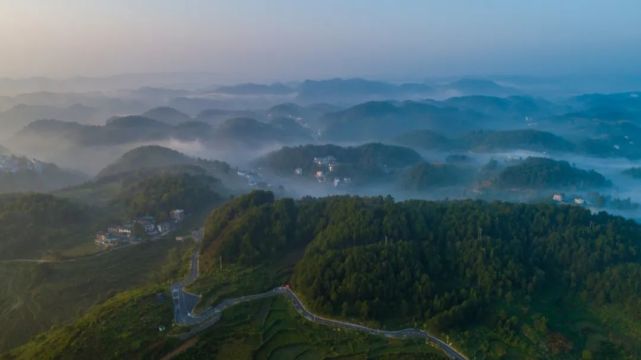 龍山苗兒灘鎮撈車村上榜