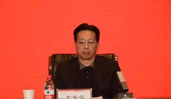 济南大学党委副书记王玉华济南大学美术学院院长陈忠洲陈忠洲在发言中