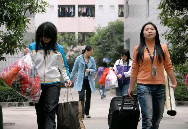 农村的很多女性为什么出门打工后回到家来就闹离婚