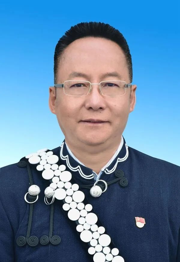布拖县委书记 罗古阿吉苏正清,男,彝族,1969年12月生,党校研究生学历