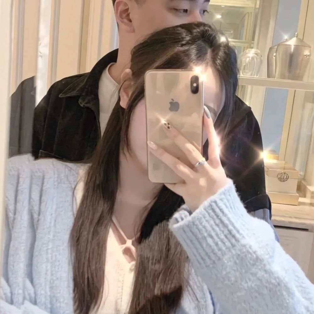 情侣头像丨听说今年冬天特别冷如果可以的话我们就一起吃火锅一起看