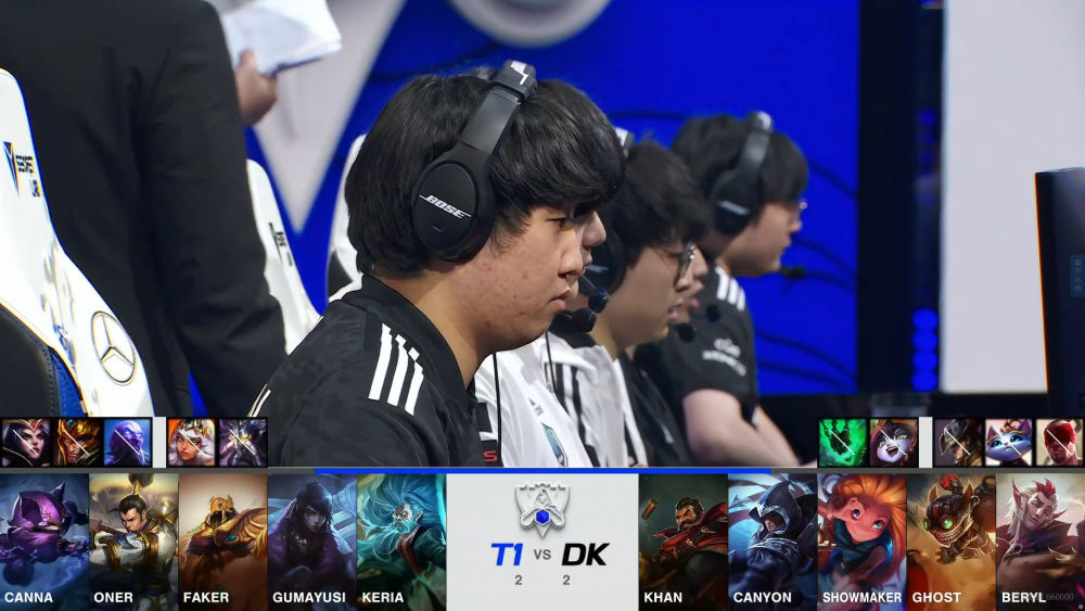 t1止步四强faker一脸难以接受kkoma笑得如同夺冠