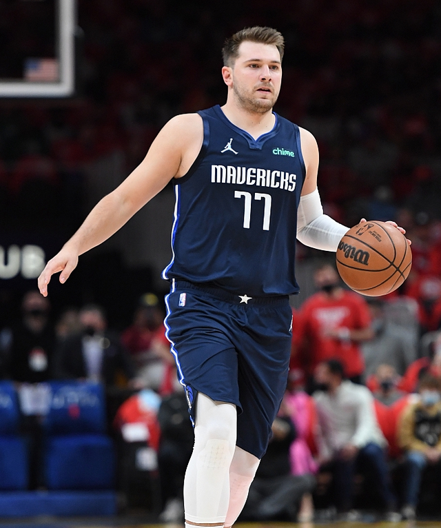 东契奇赛季初状态低迷令人担心,独行侠本季真能顺利杀进季后赛?