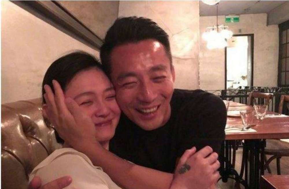 大S妈妈澄清女儿同汪小菲婚变传言，妹妹小S全家装扮韩剧造型心情好