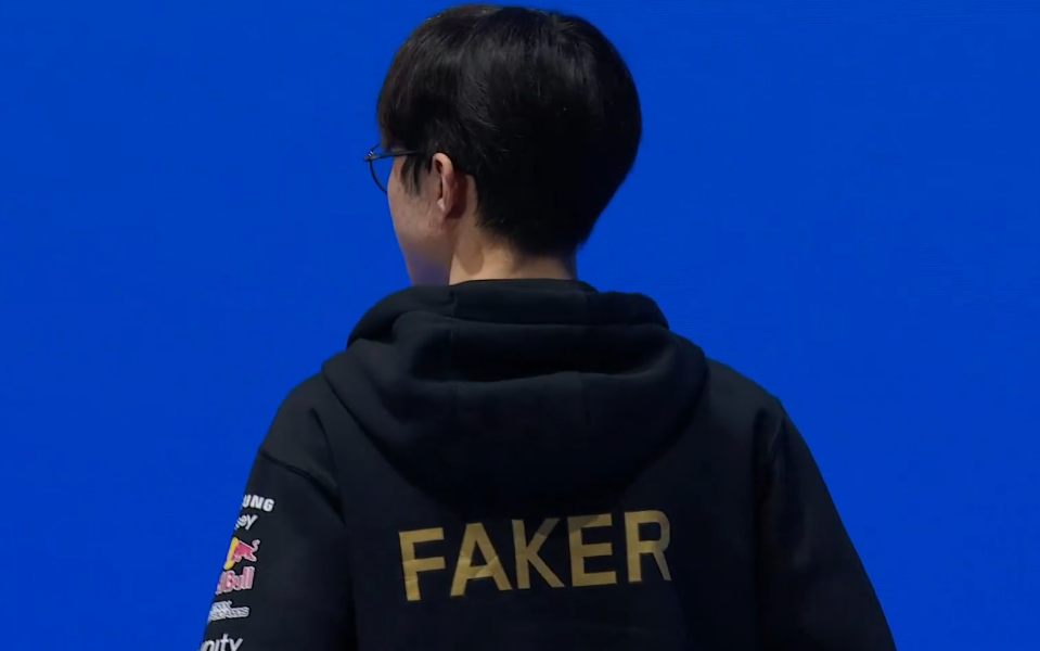 t1止步s11四强faker赛后主动背锅明明李哥才是最需要安慰的人
