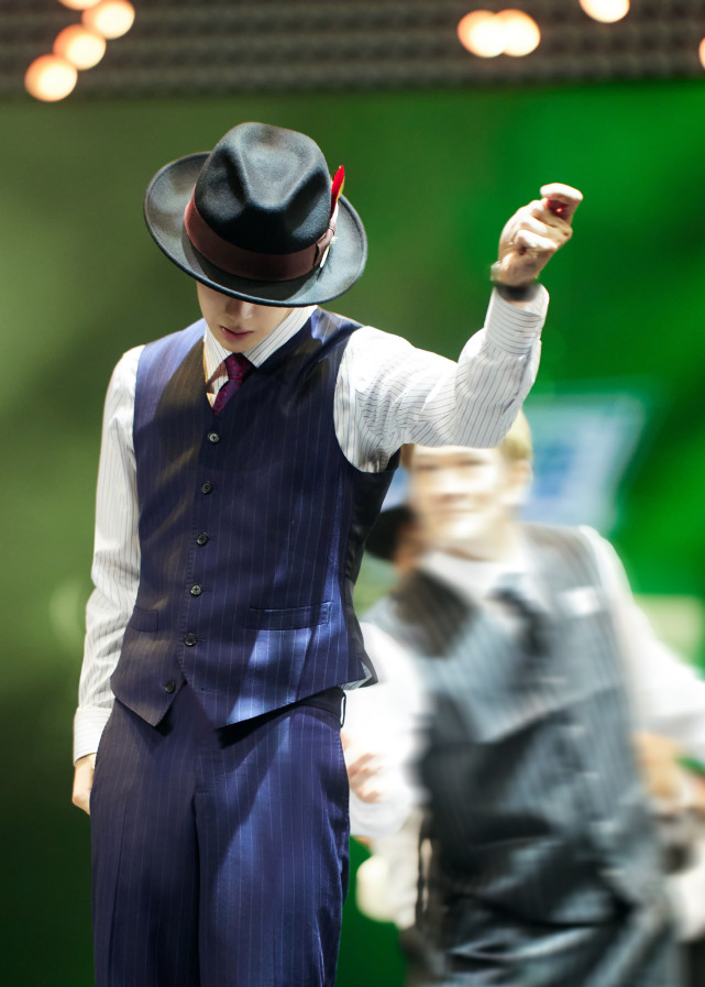 王一博绅士风locking