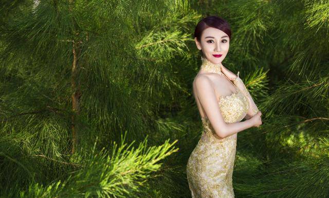 《时尚北京》杂志专访:中华全国总工会文工团青年女高音姚冠羽