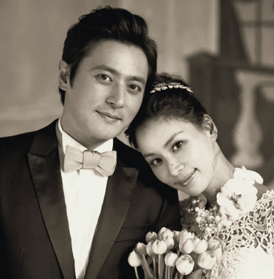 朱镇模性丑闻后首度与妻子同框,小10岁妻子甜蜜表白喊他"欧巴"_腾讯