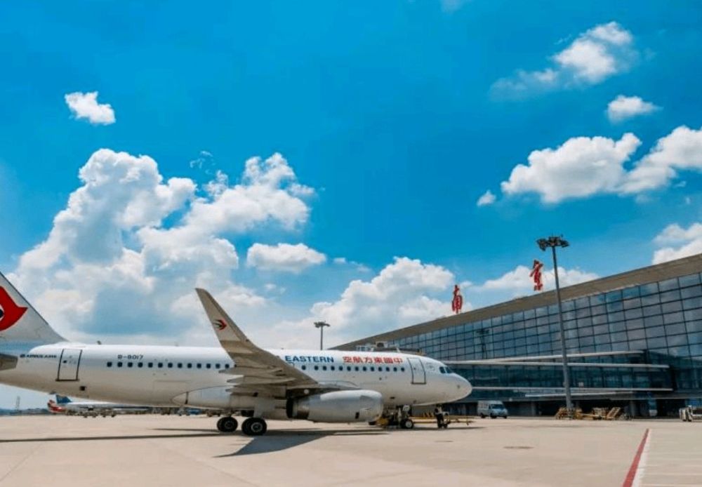 連雲港花果山國際機場還在建設中),它們是南京祿口國際機場,鹽城南洋