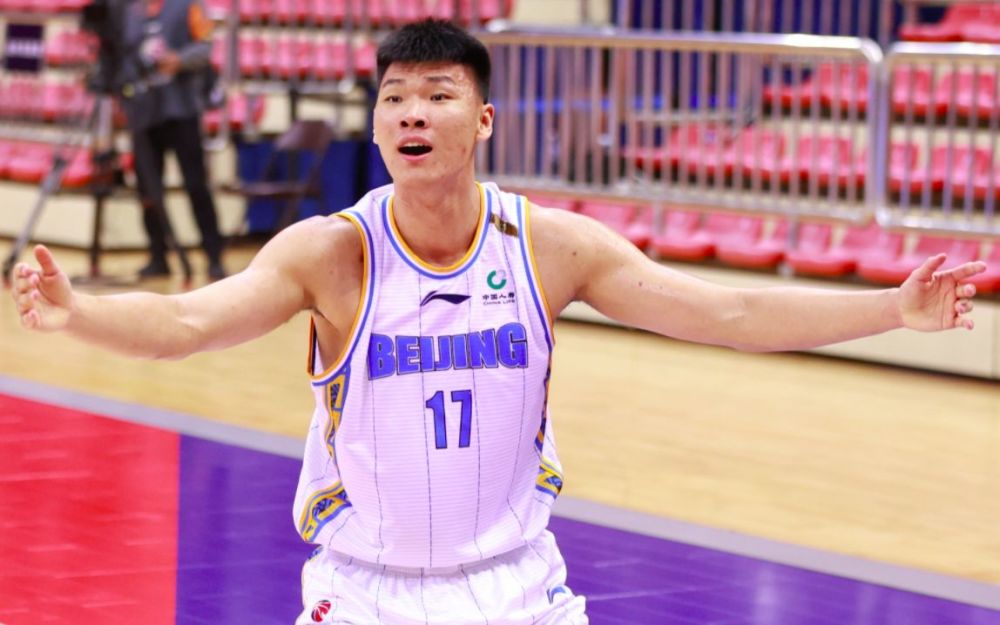 京沪二番战首钢败北,范子铭"吃双t"停赛一场