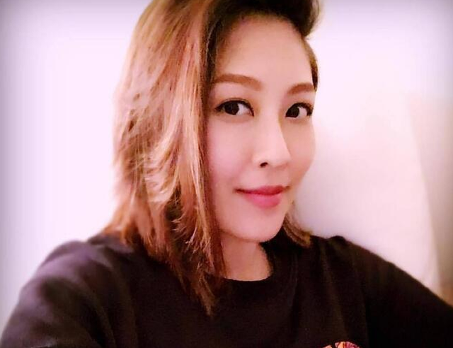 索腿天后陈敏之曾与胡定欣私交为何在tvb发展之路如此坎坷