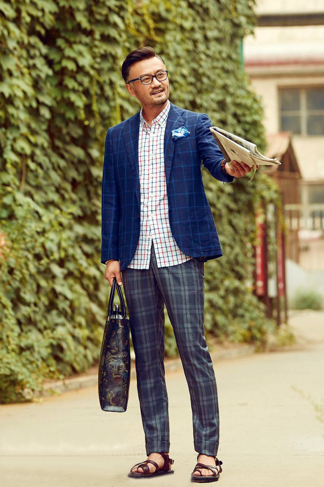 《前行者》主演曹卫宇:落魄时靠馒头榨菜度日,与结发妻相爱18年