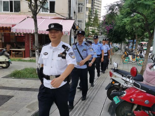 今年58岁的李永明于2002年从部队转业至公安机关工作,是公安机关基层