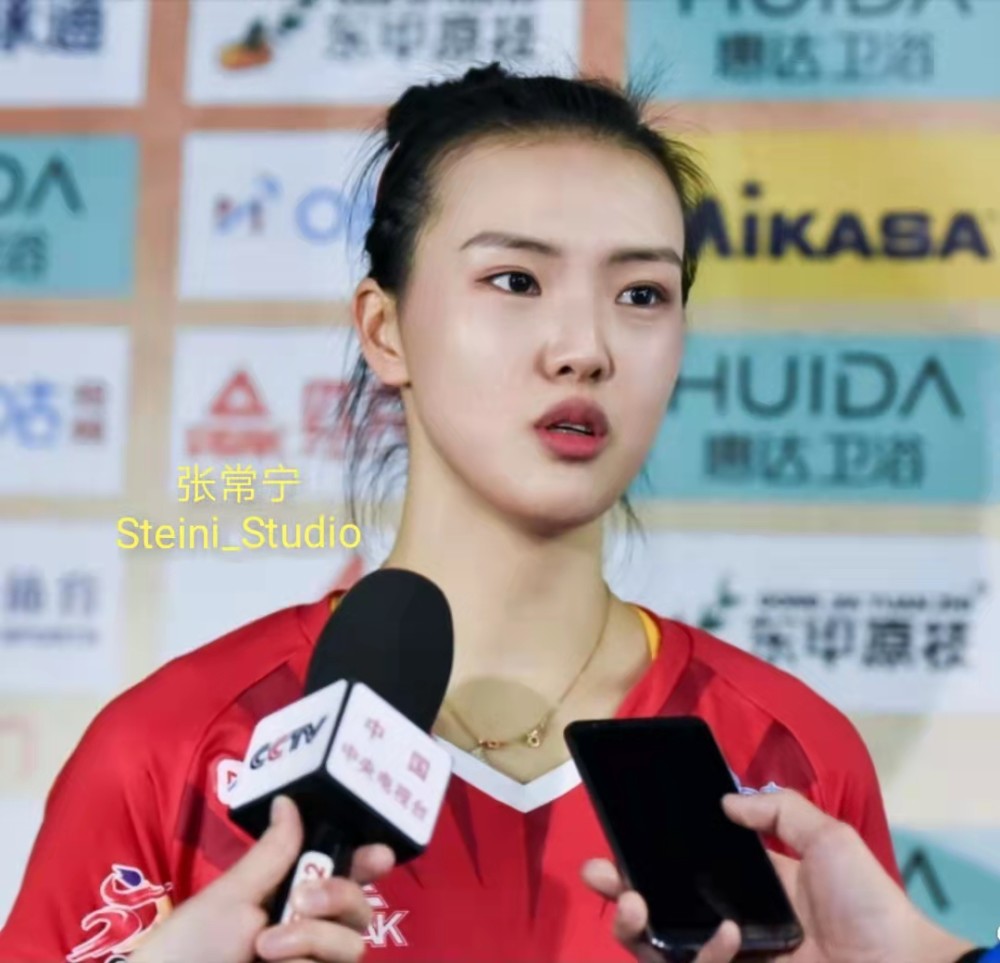 从一件签名照的小事,看中国女排队员张常宁的优秀素质_腾讯新闻