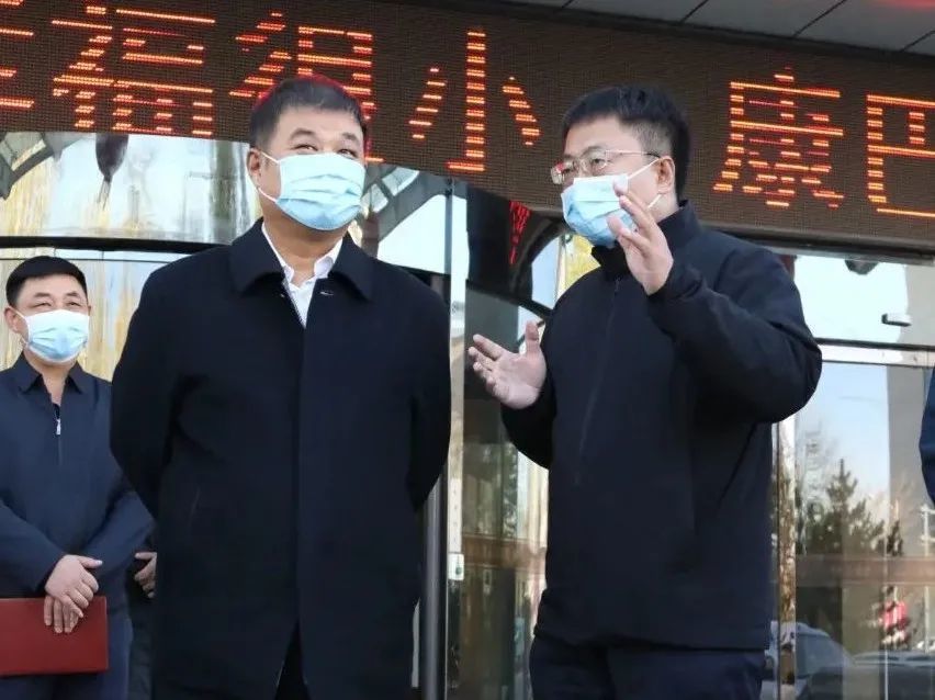 甄华到康巴什区调研承接阿拉善盟滞留游客健康监测酒店保障工作