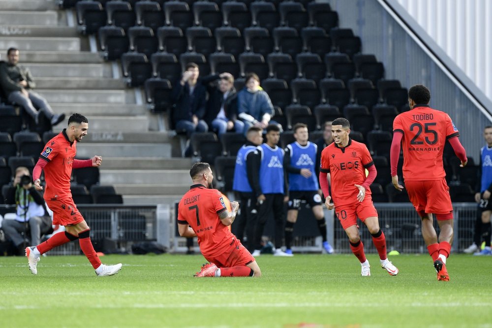 绝杀 2-1！逆转＋绝杀！法甲黑马升第2，神锋双响＋超越姆巴佩，疯狂庆祝