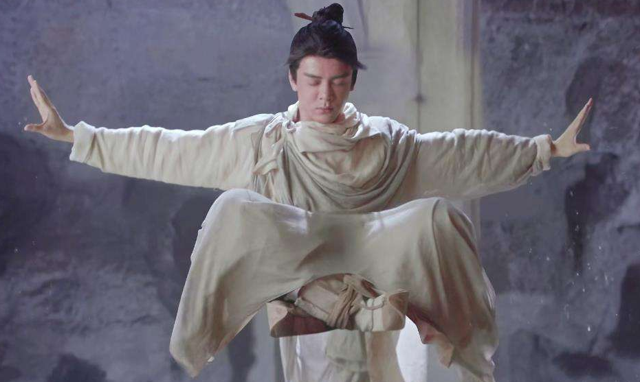 张无忌为何必须退隐?若不退隐他会入魔,你看旧版中的他有多邪恶