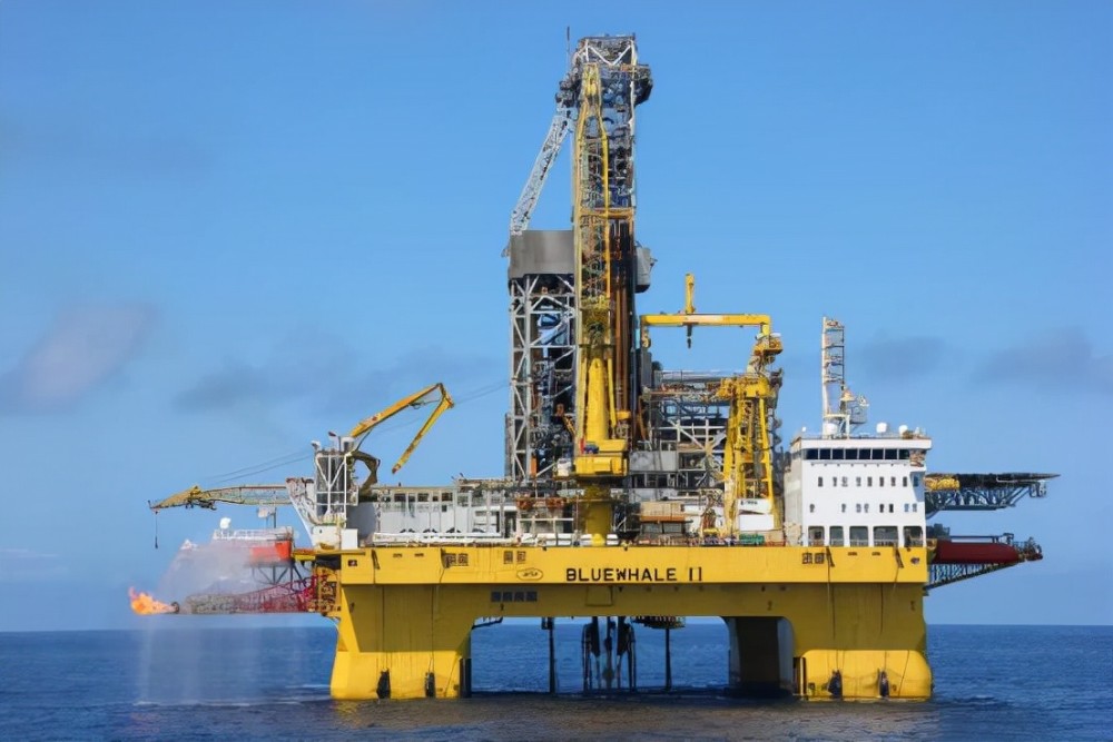 图为在蓝鲸一号基础上研发的二号平台简而言之,在蓝鲸1号上运用的大量