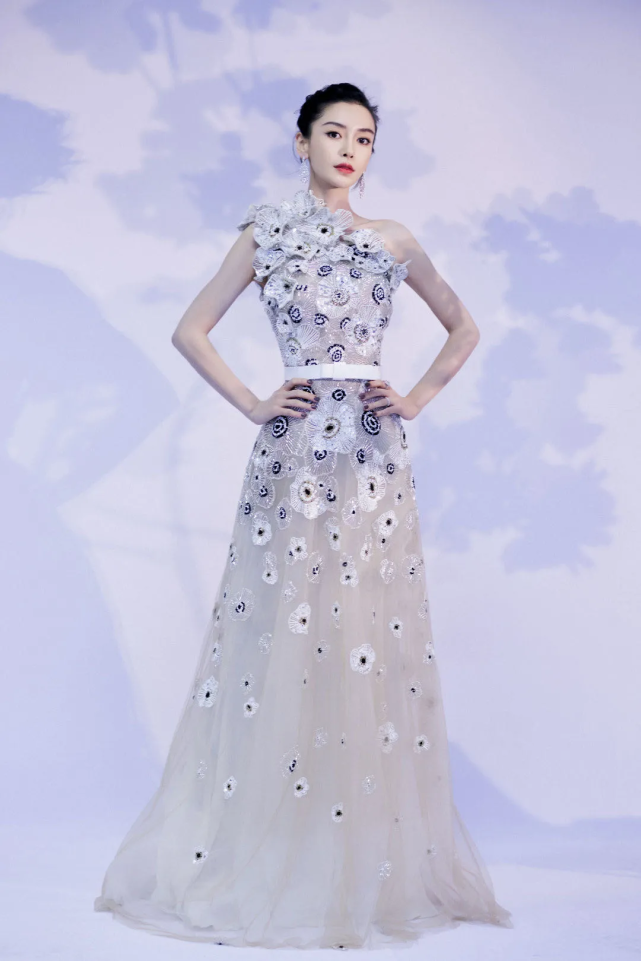 阵容十分强大:有angelababy,蔡徐坤,王源,李荣浩等众位大咖,还有