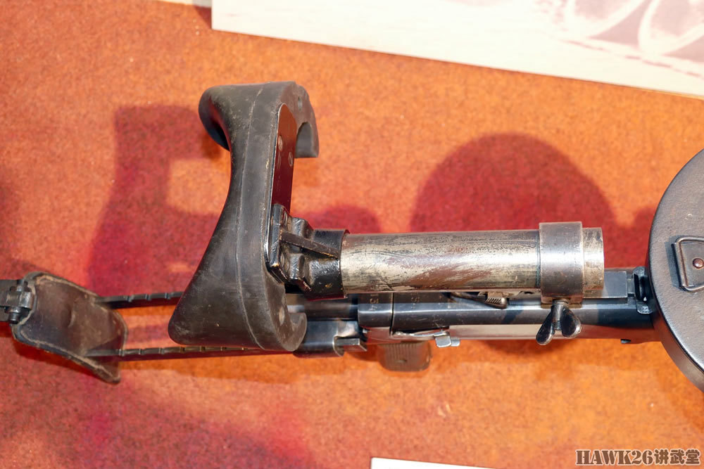 细看捷格加廖夫dtm坦克机枪配备瞄准镜中国55式机枪的原型