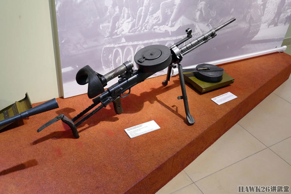 细看捷格加廖夫dtm坦克机枪配备瞄准镜中国55式机枪的原型