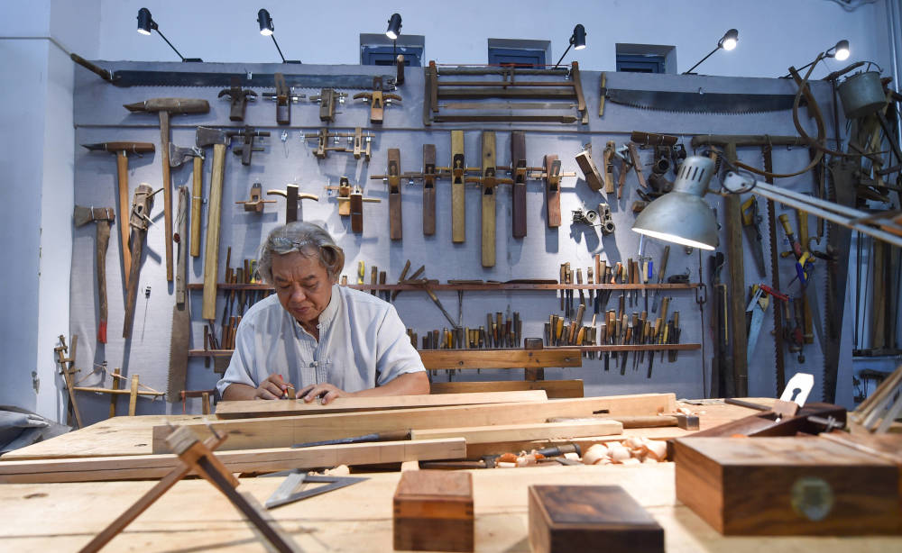 活鲁班辛全生传承榫卯技艺火爆网络让榫卯技艺发扬光大