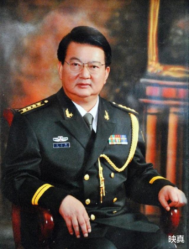 "天下第一兵"程志强:入伍27年探家5次,结婚让妹妹当新郎