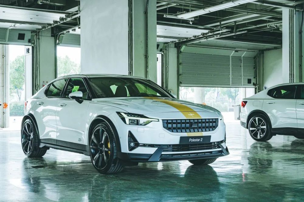 赛道试驾极星2被瑞典金赋予灵魂