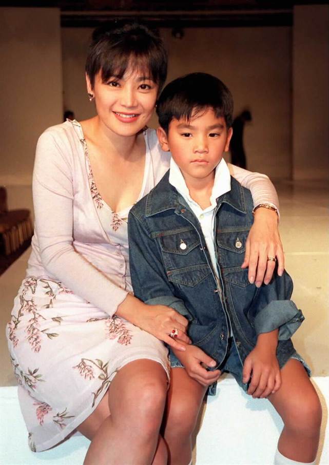 张艾嘉儿子昔日遭遇绑架念念青春罕见吐心声