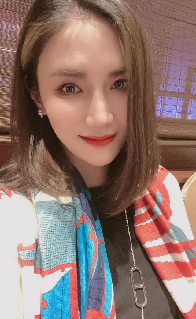 王黎雯曾经在《快乐星球》里饰演欧阳老师,虽然在里面戏份不多,但是