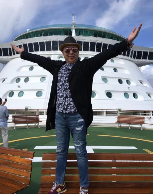 后来,由于罗大卫的欺骗,李连杰签署了第一次"对赌协议",要求李连杰