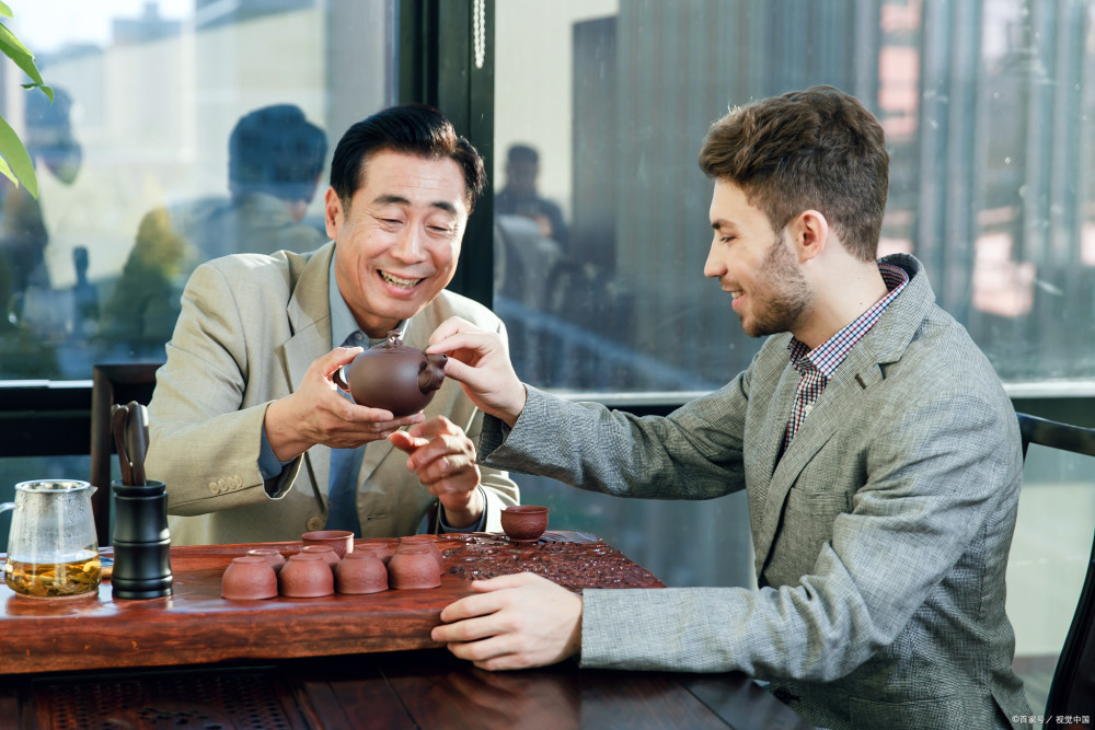 编辑搜图礼仪培训师一,喝茶礼仪基础介绍(1)茶具要清洁客人进屋后,先