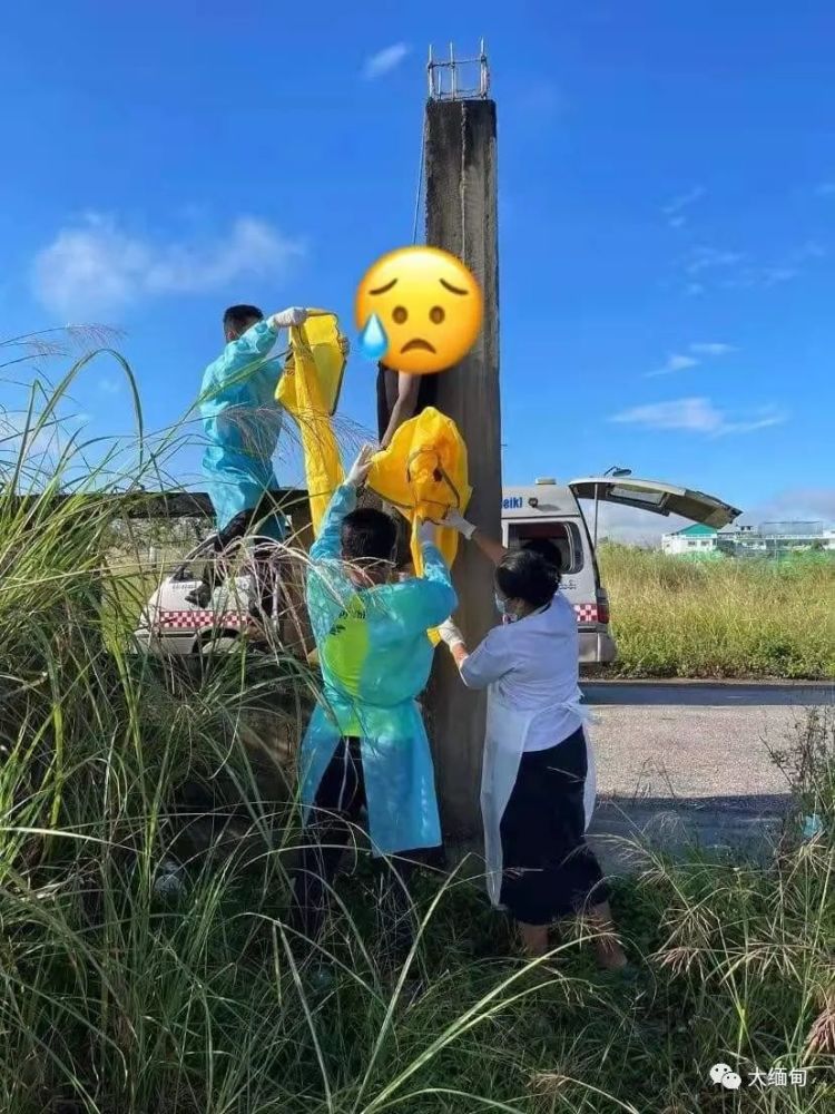 緬甸撣邦東部大其力市有一名青年在路邊的水泥樁上吊