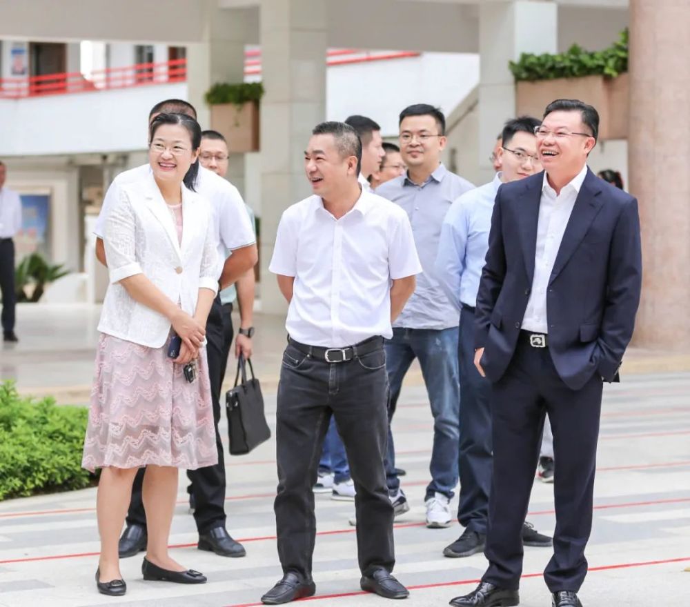 林百欣中学校友捐建项目落成_腾讯新闻