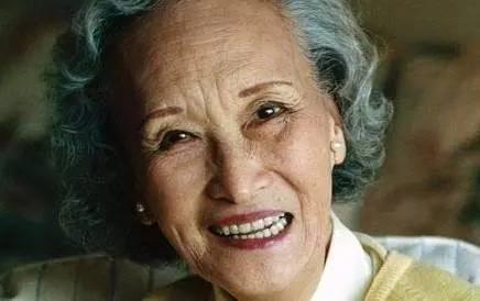 42岁丧夫51岁入狱52岁丧女94岁医生说最多活一年她回答13个字